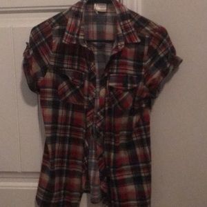 Button short sleeve shirt